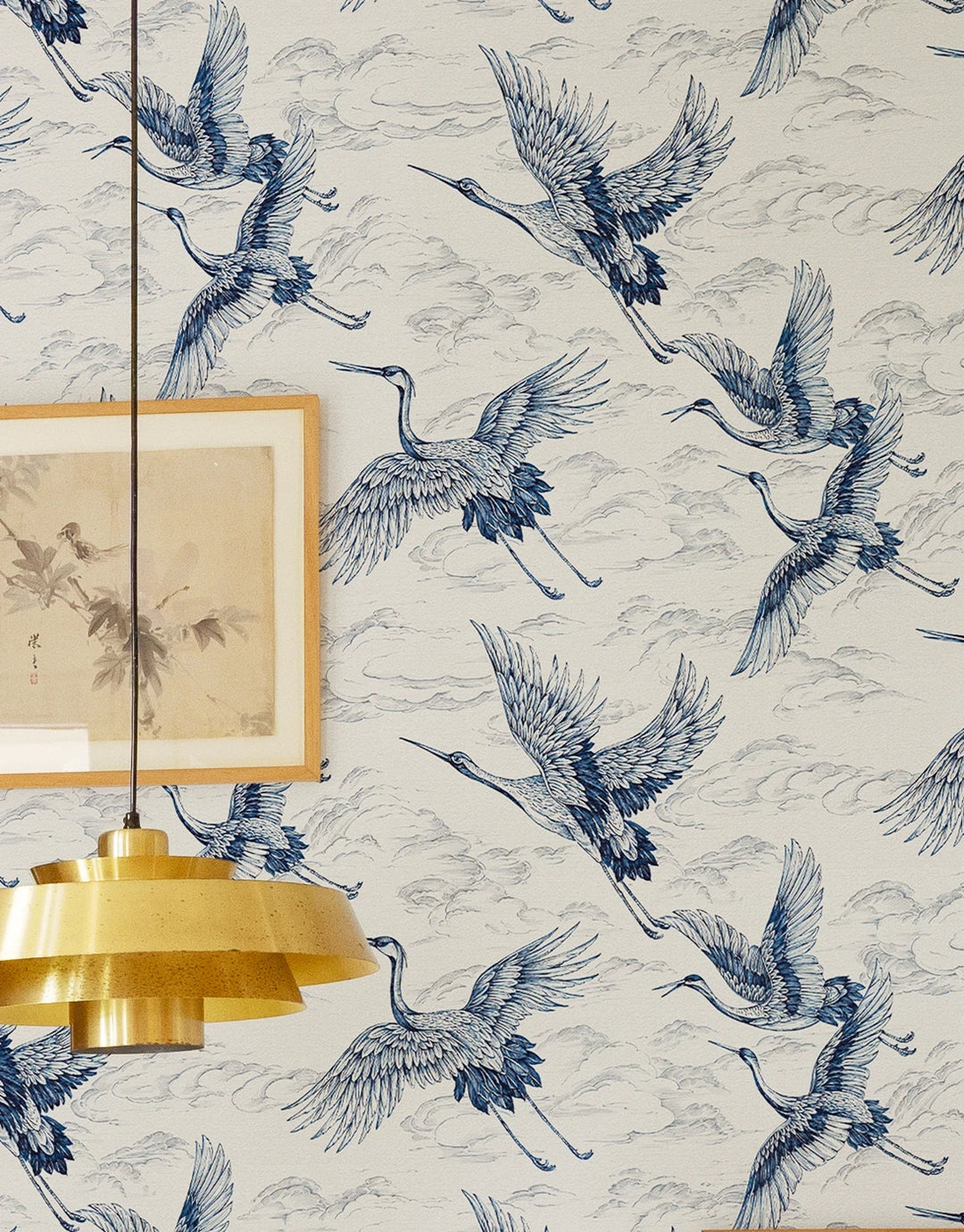 Japandi Vliestapete mit Vogelillustration für ruhige Wohnzimmer