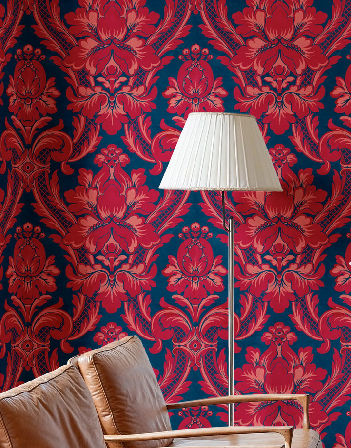 Großformatige Ornament Tapete in Rubinrot im modern Barock Stil